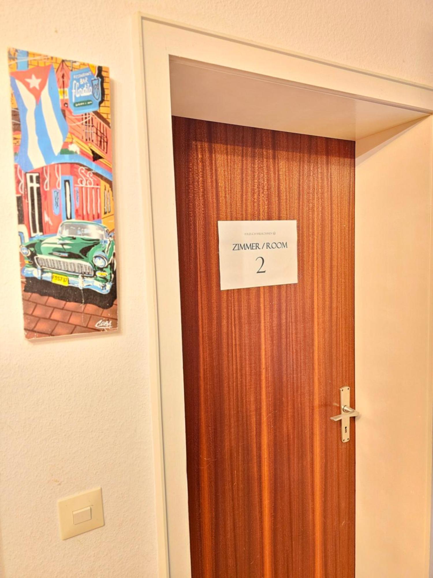 Doppelzimmer 2 I Geteiltes Bad & Kueche I Mit Dem Zug Nur 4 Min Bis Zum Hauptbahnhof Freiburg im Breisgau Exterior foto
